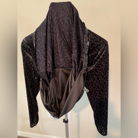 Calvin Klein size women’s XL velvet material cheetah print - Picture 6 of 9